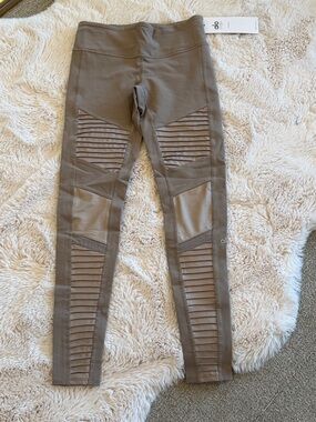 ALO Yoga Women’s Taupe Moto Jeggings with Ribbed Panels